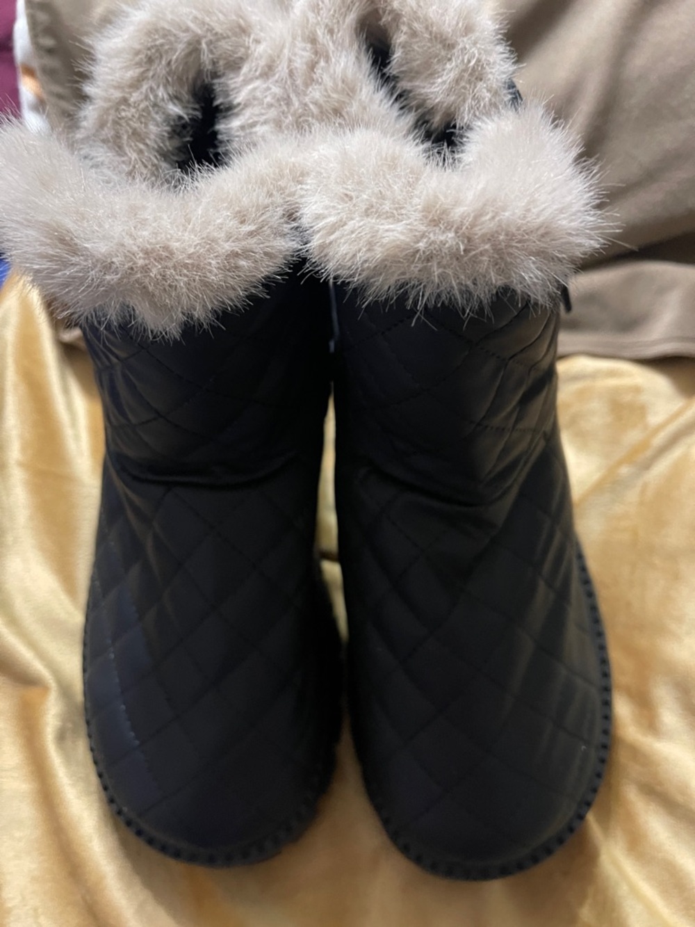 Quilted Faux Fur Winter Booties - Black with Beige Trim